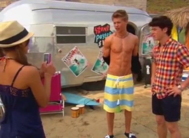 JONAS_S02_E02_Back_to_the_Beach_avi0260.jpg JONAS_S02_E02_Back_to_the_Beach_avi0260.jpg